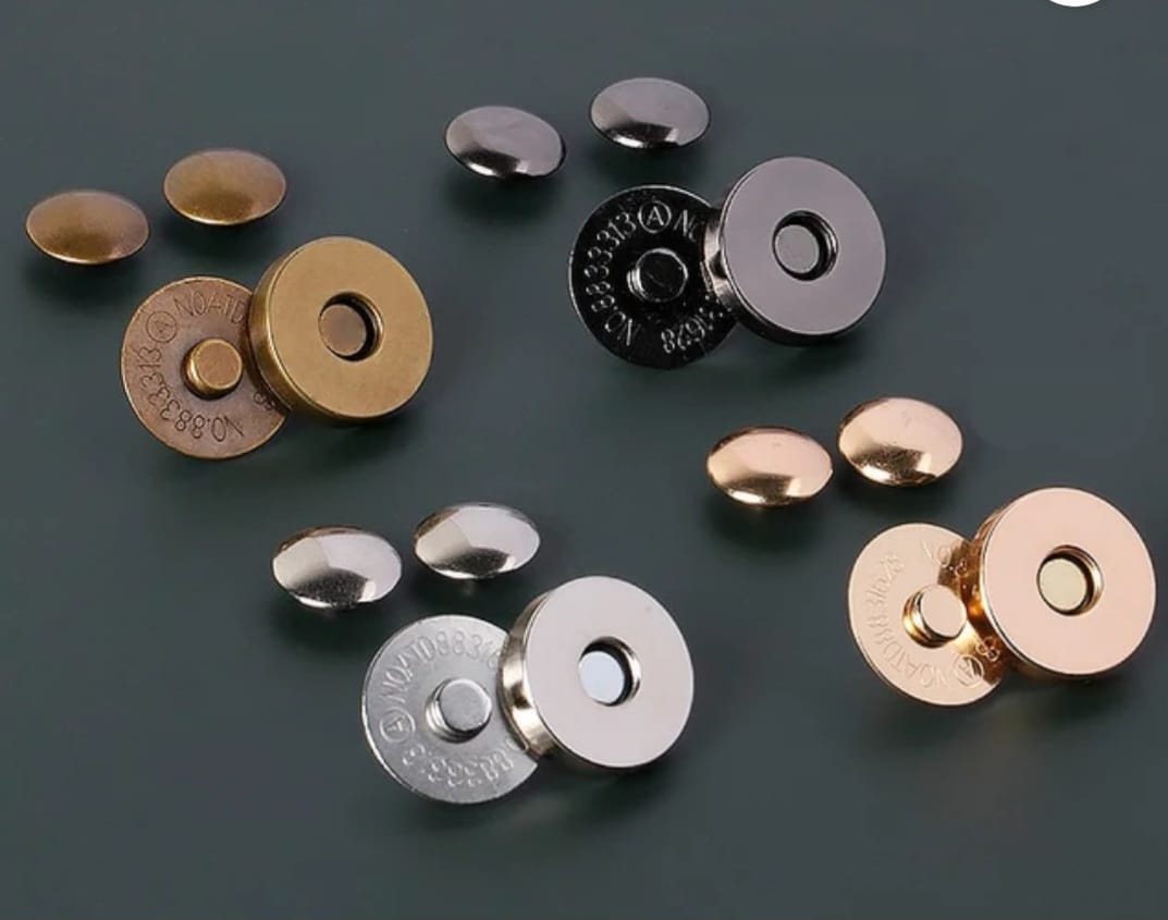 Magnet button